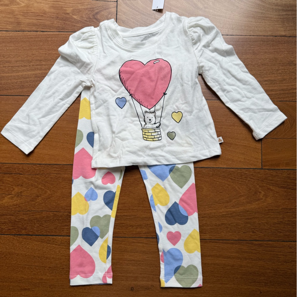 GAP Kids Heart Balloon Matching Set - White, Pink, Blue, Yellow